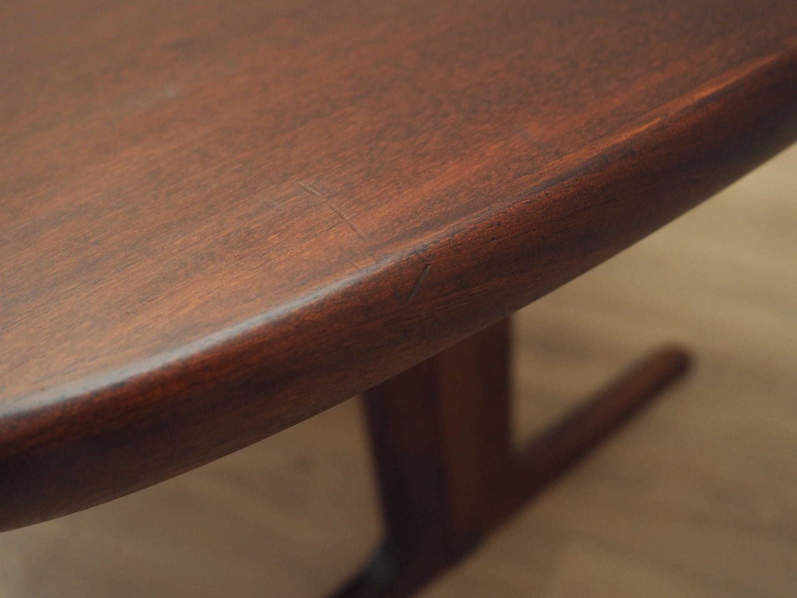 photo vinterior Mahogany Table, Danish Design, 90s, Manufacturer: Skovby