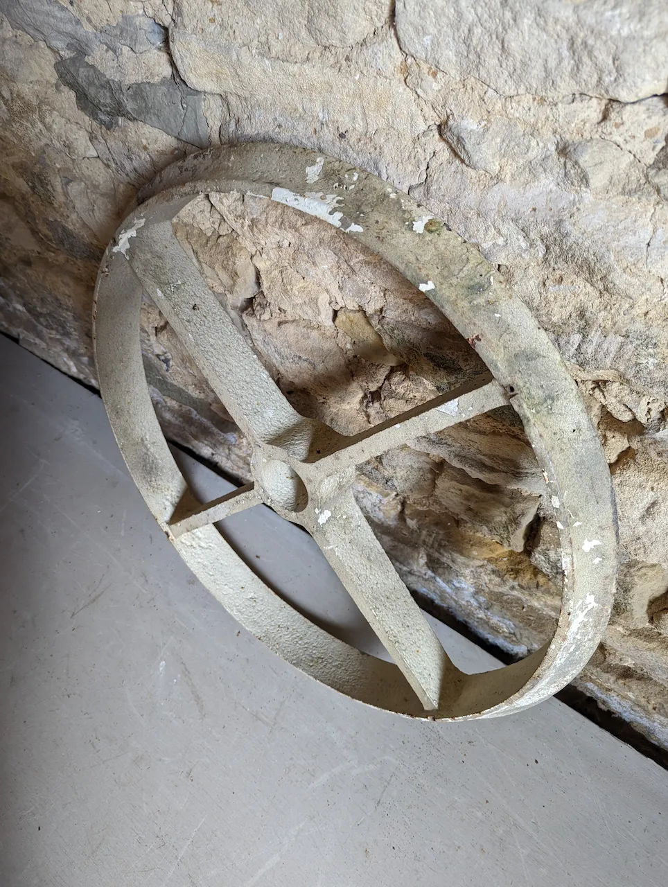 Early 20th Century Metal Truck Wheel photo vinterior