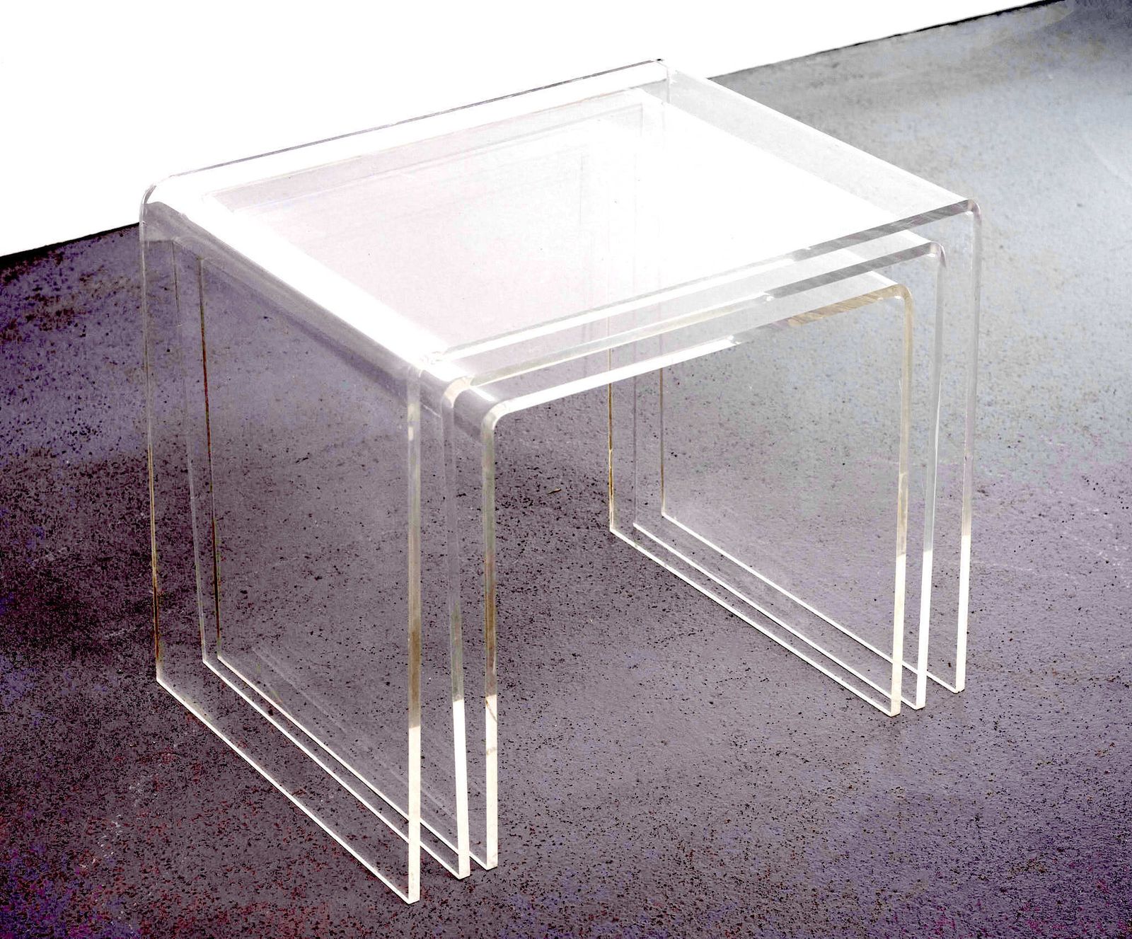 Lucite Set Nesting Tables, 1970s, France photo vinterior