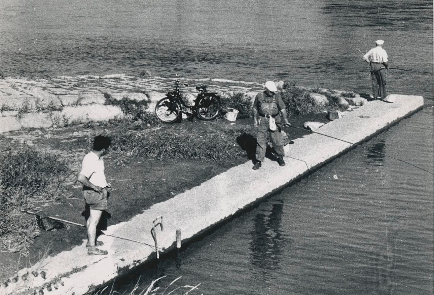 Fishermen, Street Photography, 1950s photo furniture