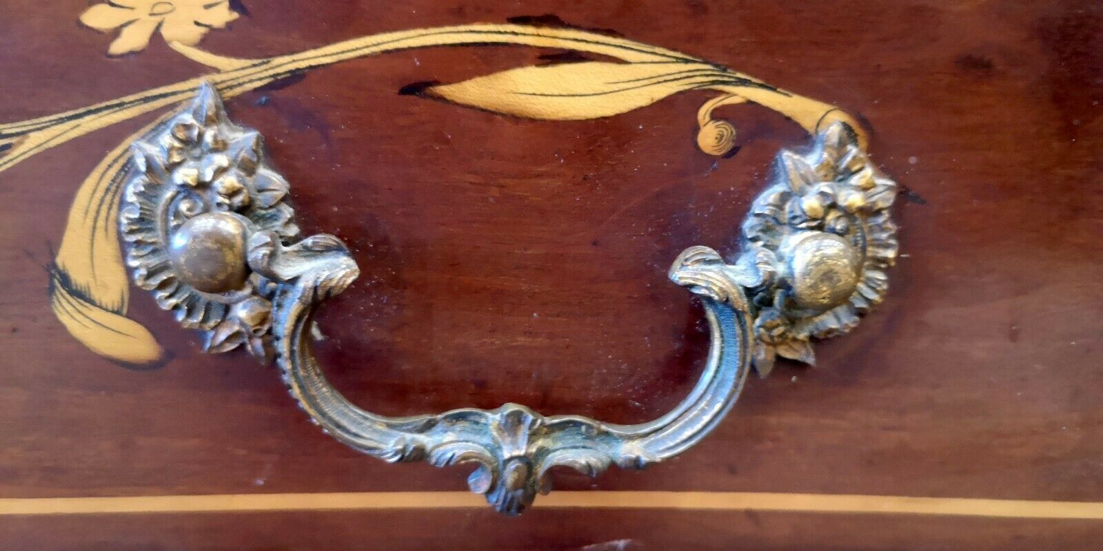 1485.0 Large Victorian Mahogany And Marquetry Display Cabinet photo