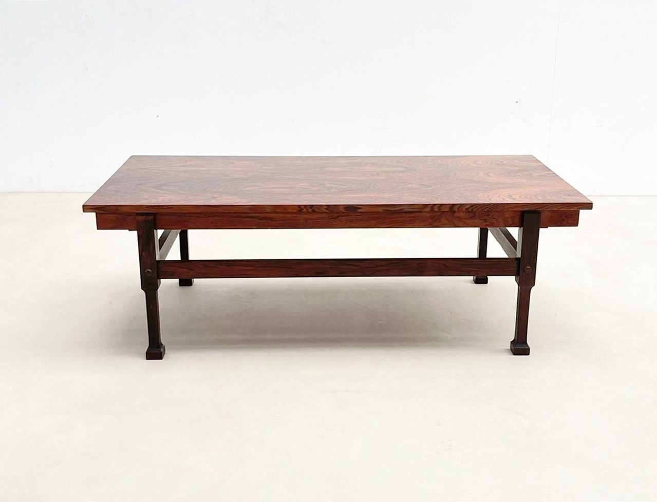 Mid Century Modern Extendable Coffee Table