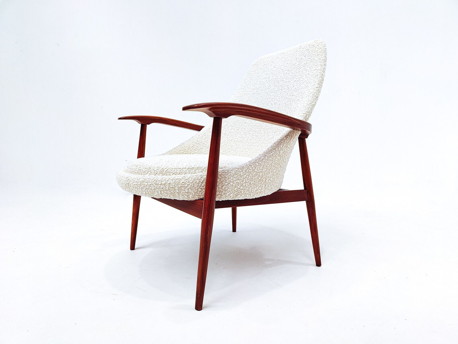 Pair Of Mid Century Armchairs In White Boucle photo 4045.0