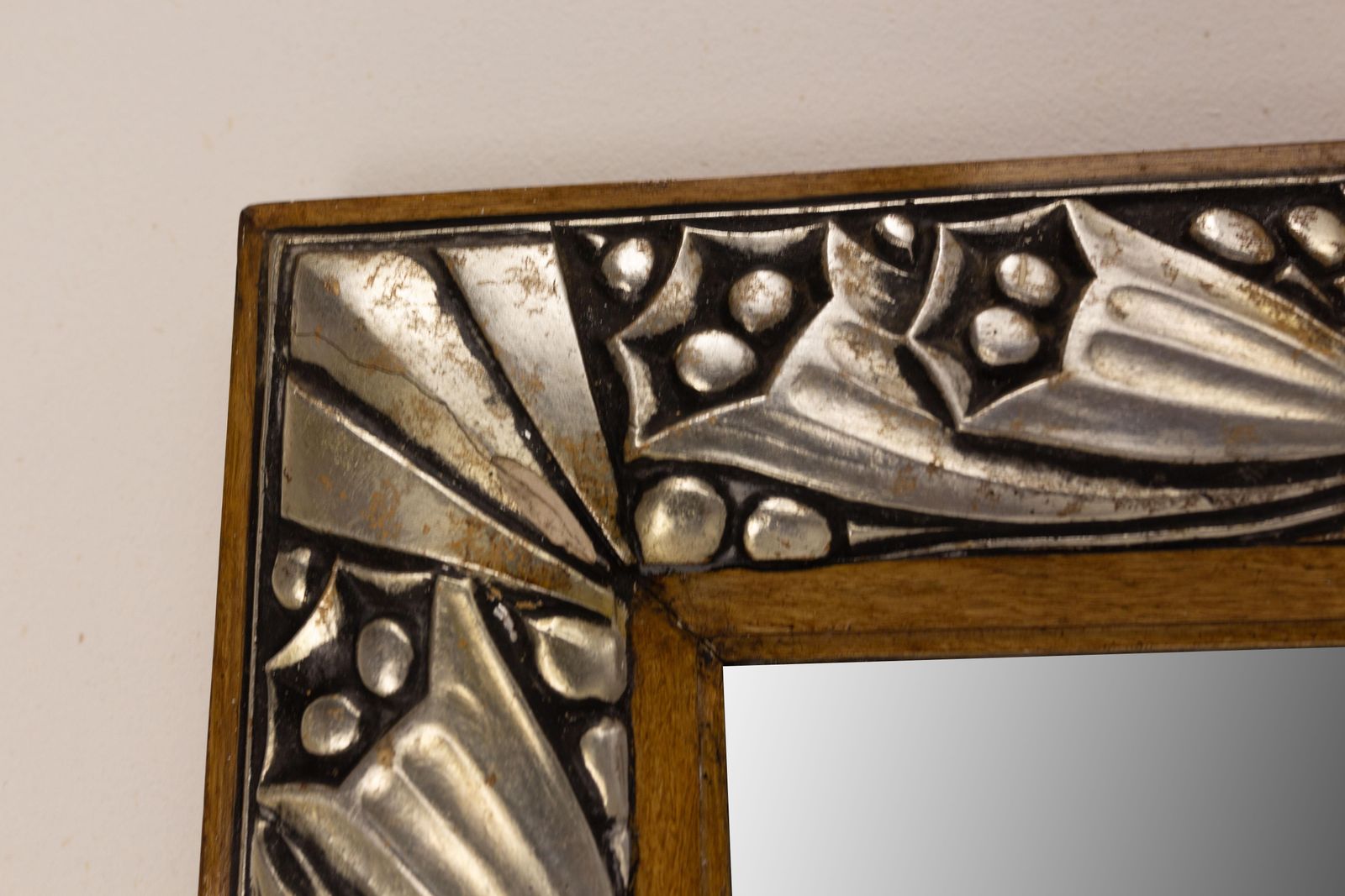 Miroir Art déco en métal et pin à décor floral, vers 1930 photo Décoration