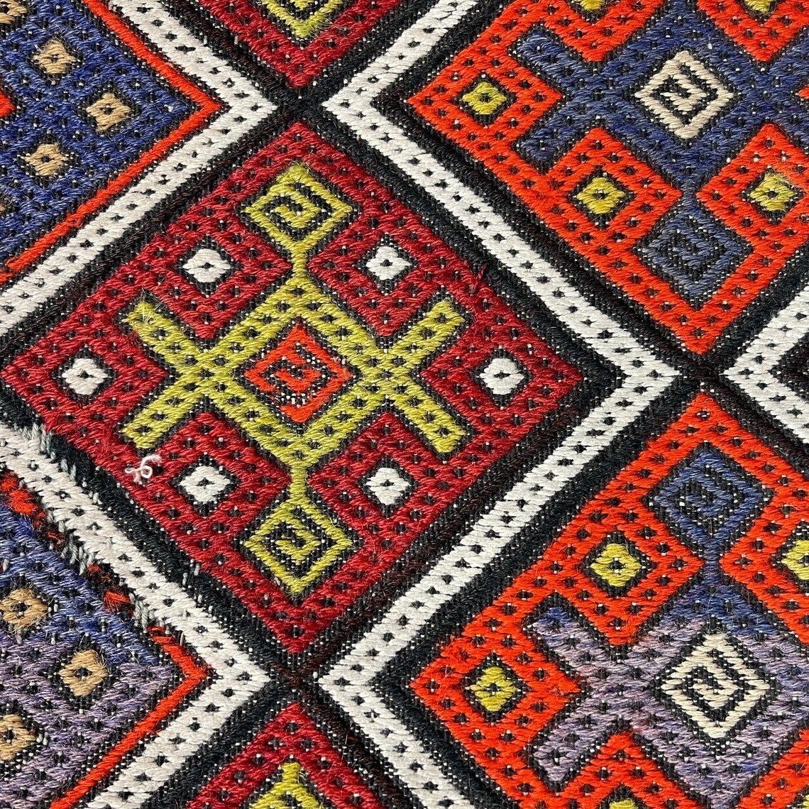 Traditional Turkish Mini Kilim Rug , Vintage Anatolian Turkish Kilim Rug photo for sale