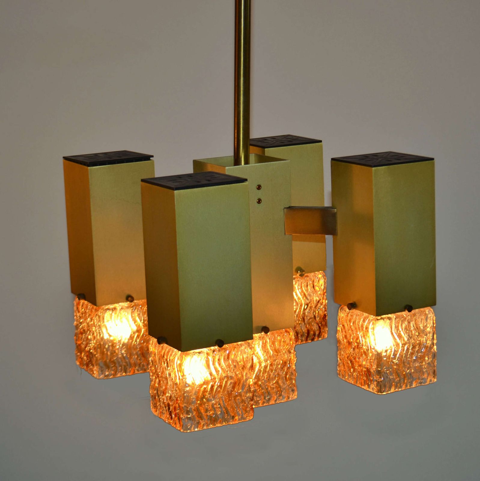 Cubic Sciolari Chandelier In Amber Glass And Metal photo vinterior