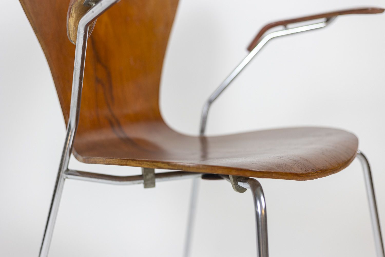 Arne Jacobsen For Fritz Hansen, Armchair “Butterfly”, 1970s photo furniture