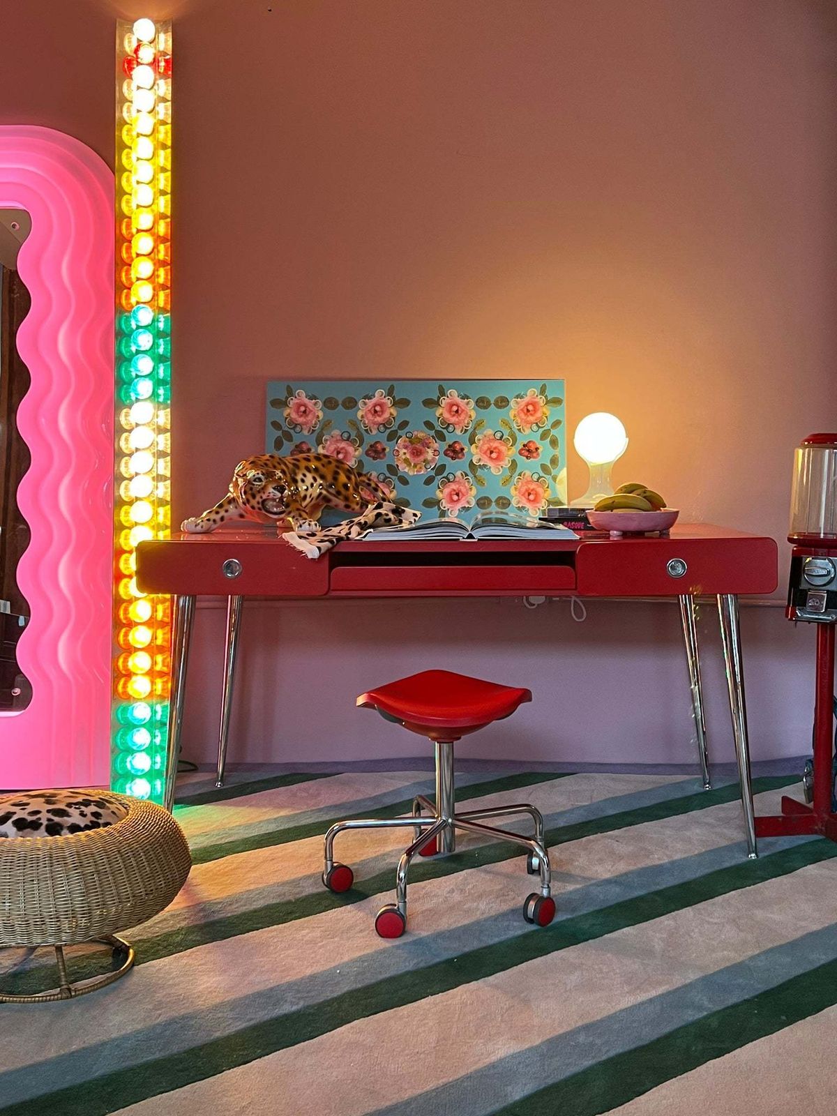 Red Lacquered 1980s Desk By Raul Barbieri photo vintage