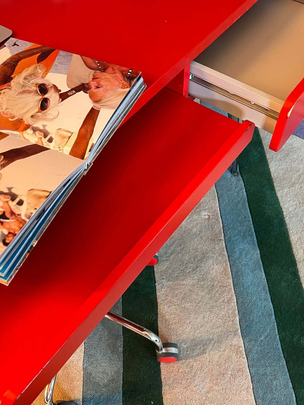 photo vinterior Red Lacquered 1980s Desk By Raul Barbieri