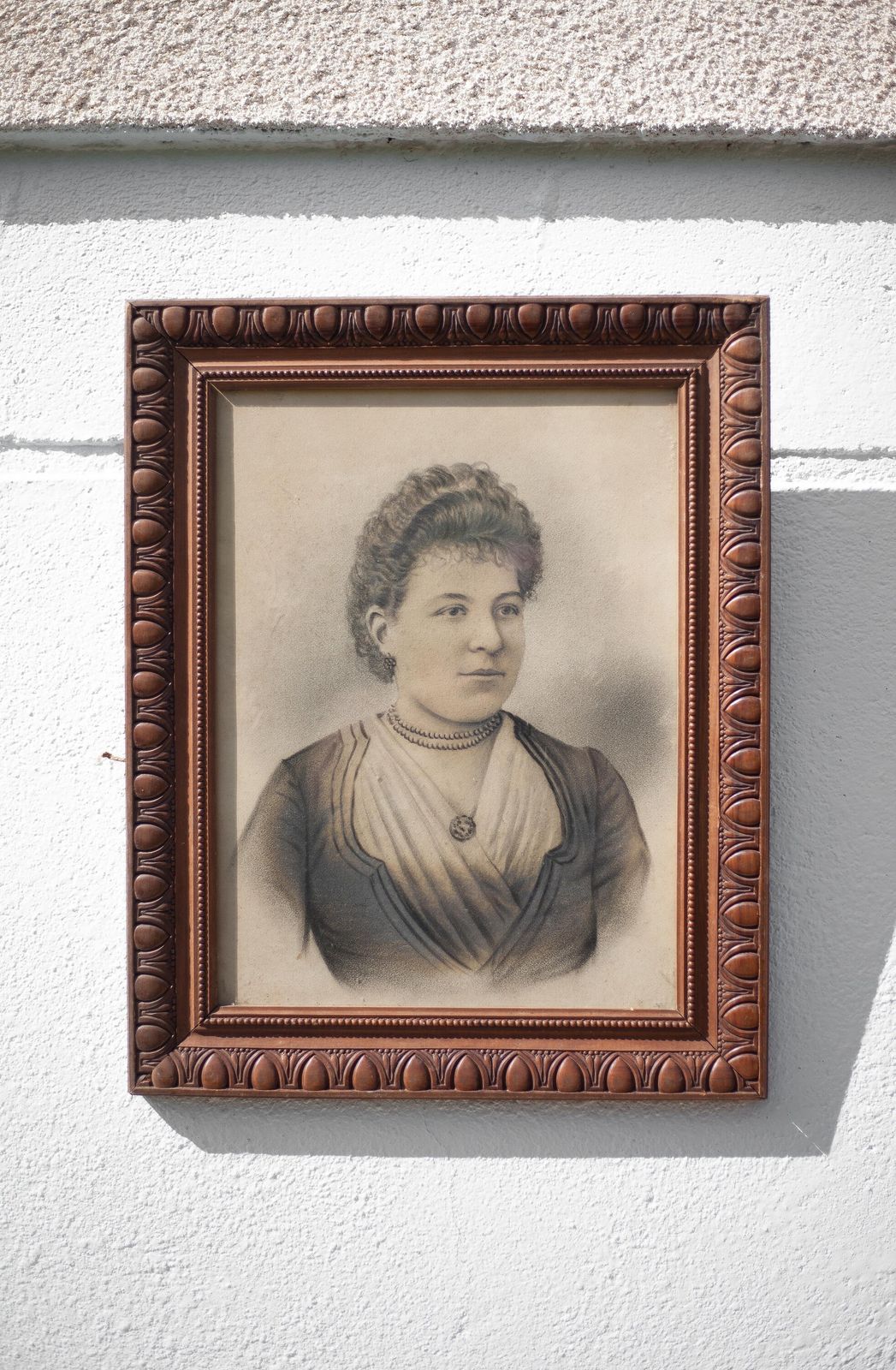 Vintage Portrait Old Wooden Frame photo furniture