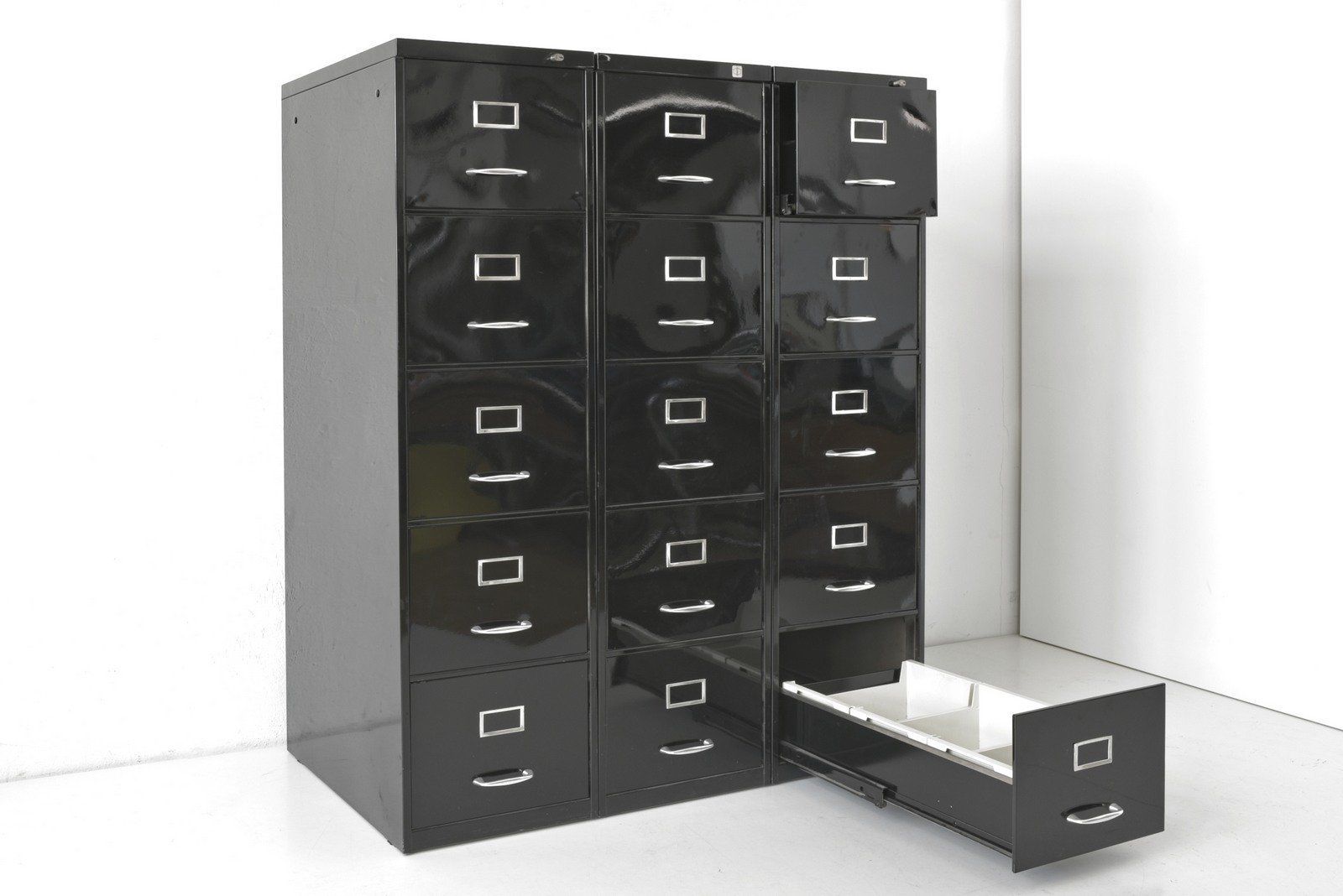 Hanging File Cabinet In Steel From Mauser Werke Waldeck, Germany, 1960s photo vinterior