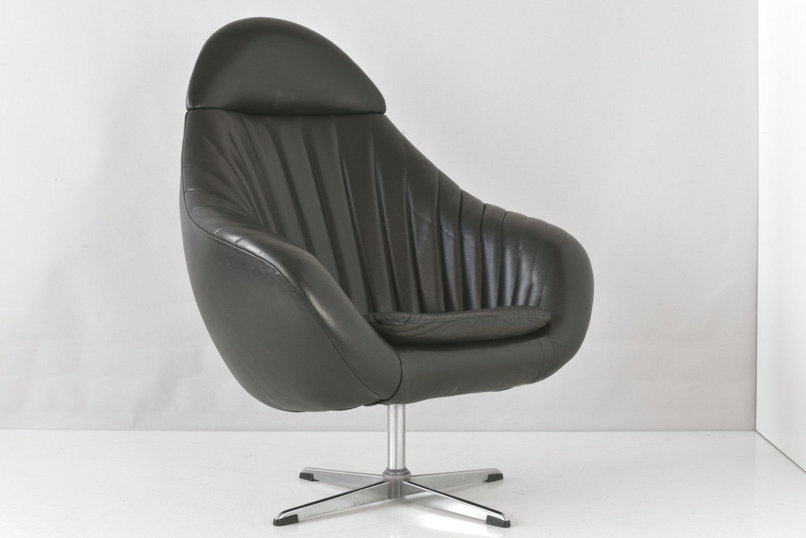 Dutch Swivel Bucket Chair In Leather, 1960 photo buy