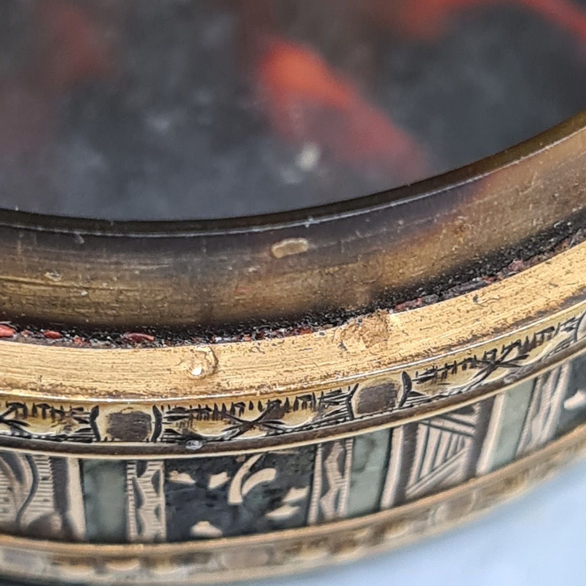 photo furniture French Louis XV Gold And Tortioseshell Snuffbox, 18th Century.