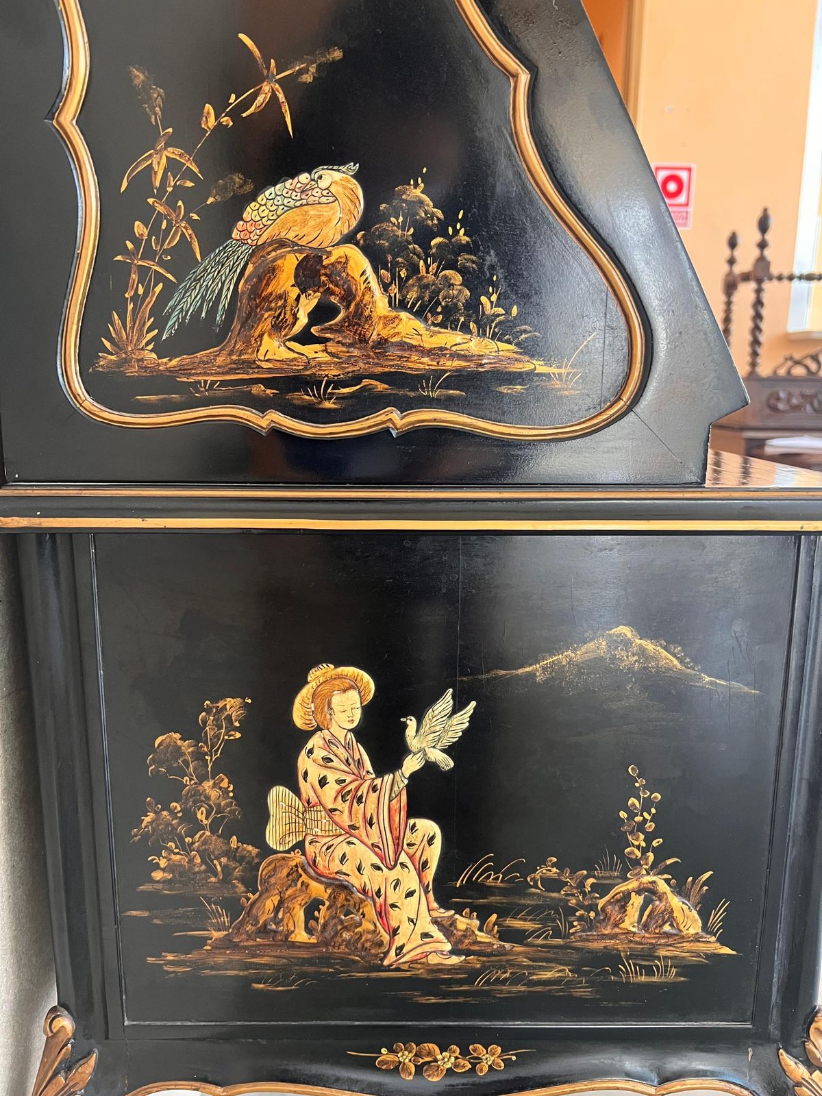 photo vintage Bureau à abattant de style Chippendale en bois laqué noir, vers 1900