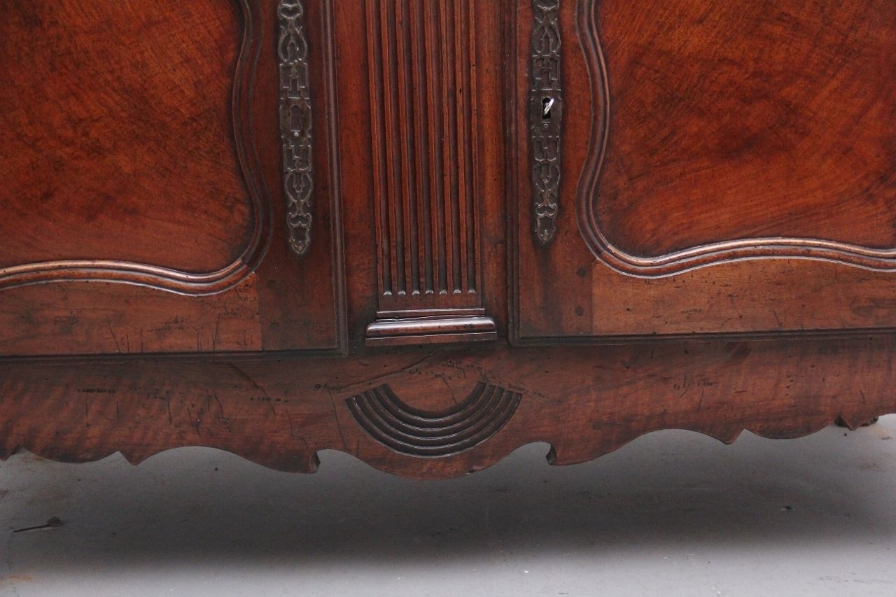 photo furniture Early 19th Century Cherry Dresser Base