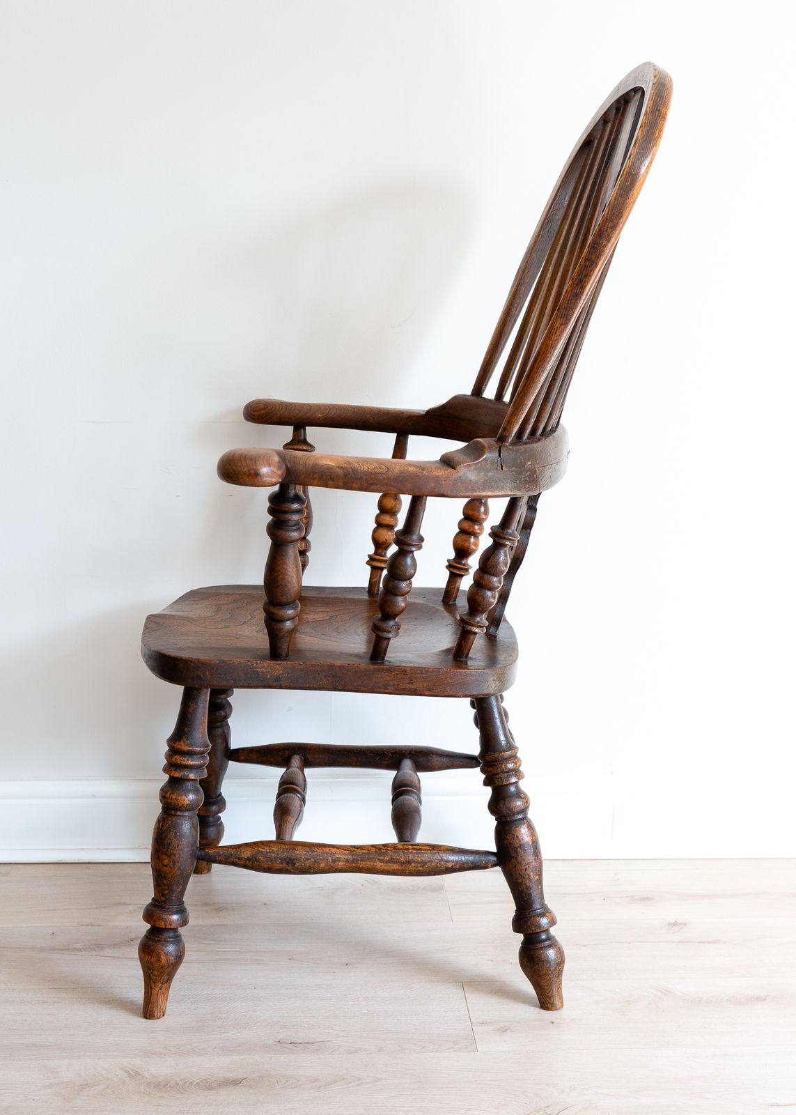 Unique 19th Century Stamp Marked Broad Arm Antique Yorkshire Windsor Chair photo vinterior