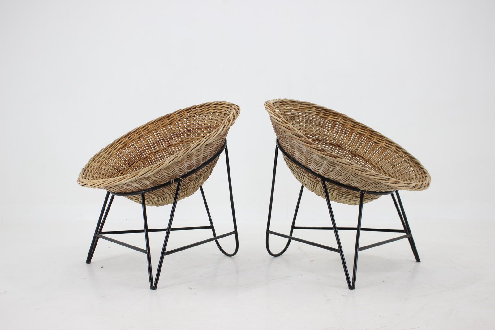 1960s Pair Of Rattan Woven Basket Chair With Hairpin Legs photo Furniture