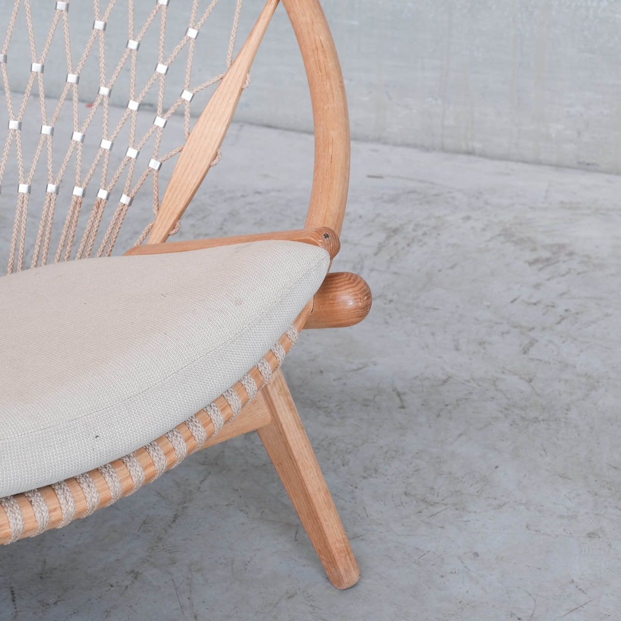 Hans J Wegner Danish Mid Century Circle Chair photo vinterior