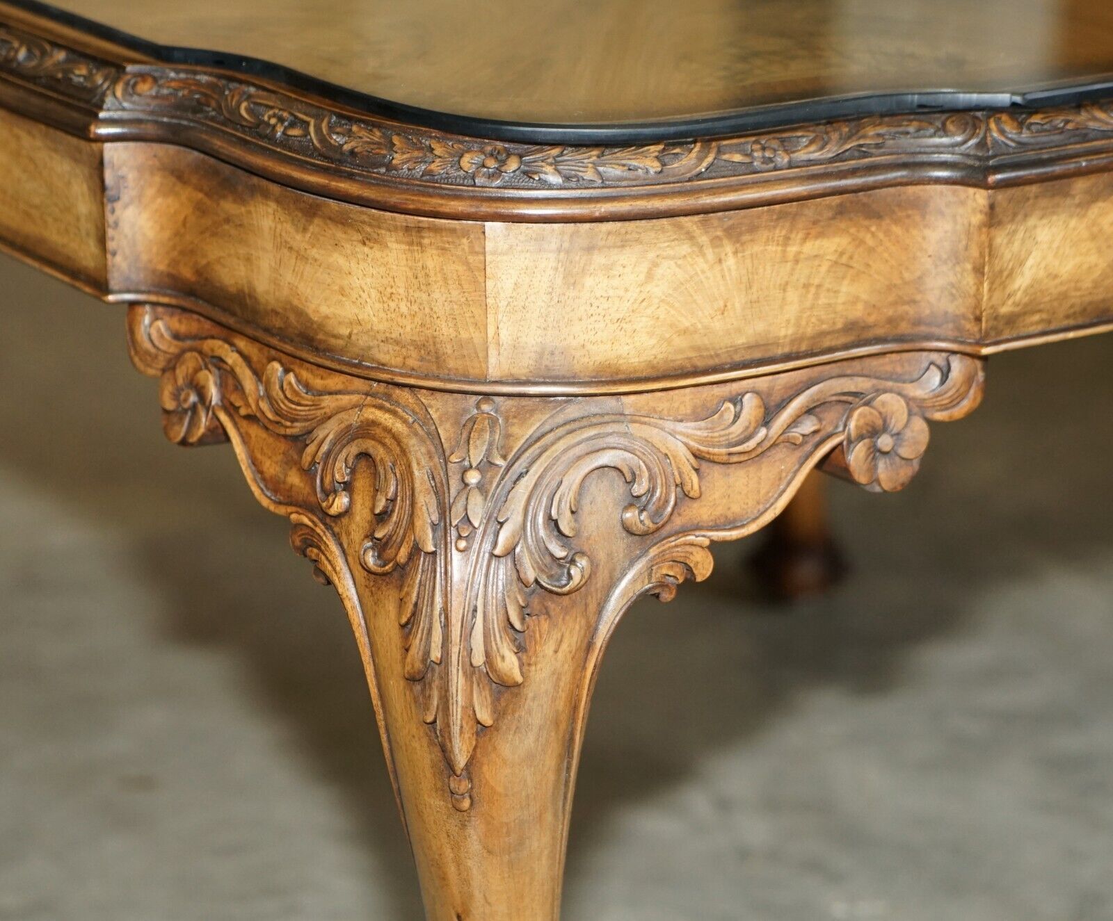 Exquisite Burr Walnut Coffee Cocktail Table With Ornately Carved Cabriole Legs photo 1850.0