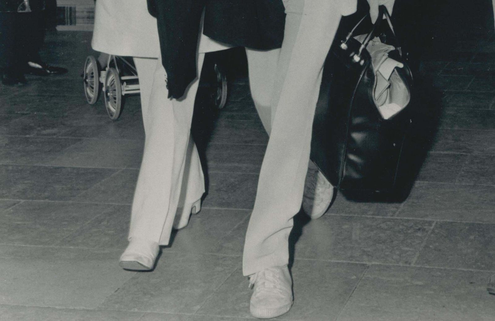 John Lennon And Yoko Ono, Black And White Photography, 1970s, 23,7 X 17,7 photo for sale