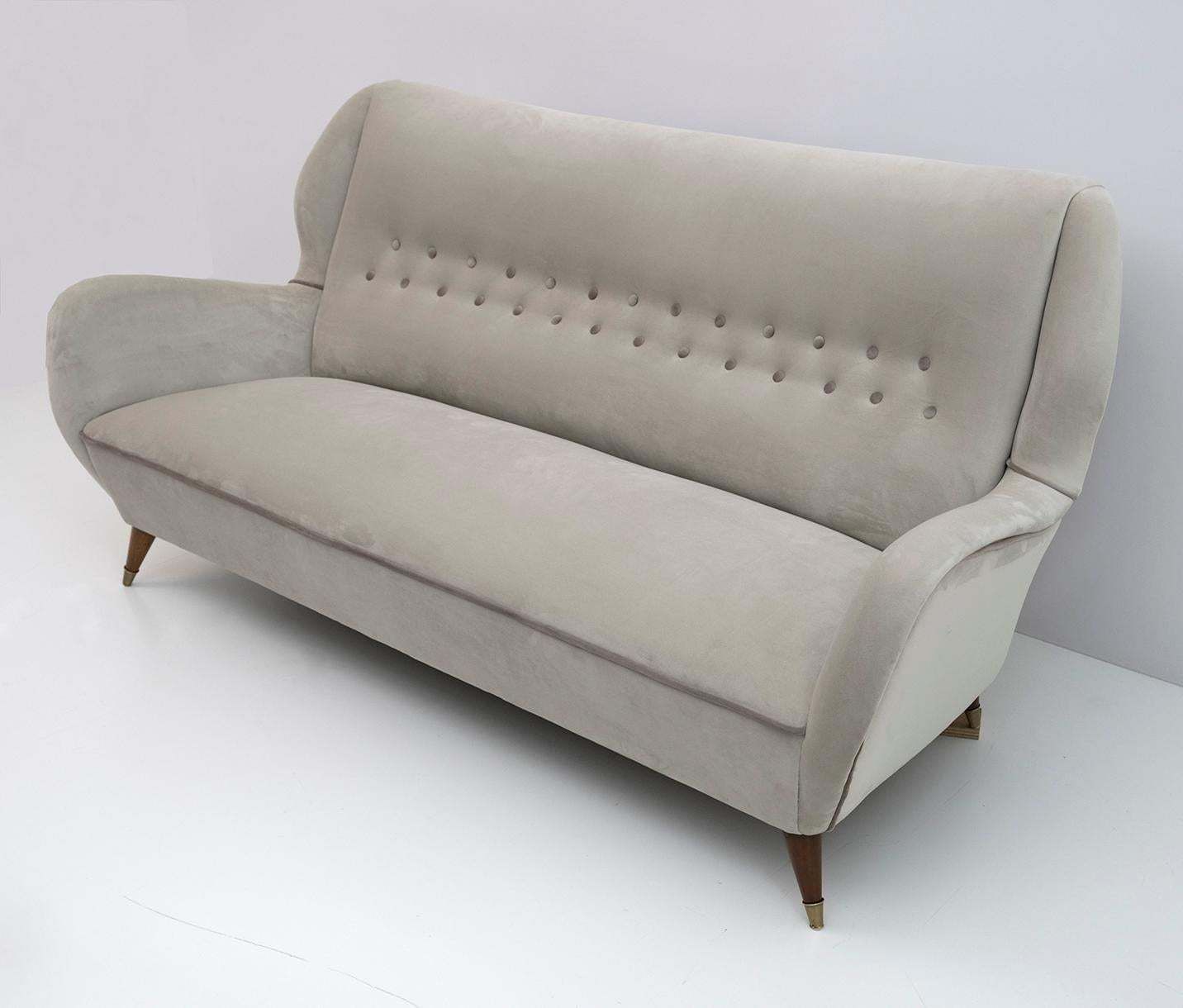 Gio Ponti Mid Century Modern Velvet Sofa For Isa, 1950s photo Furniture