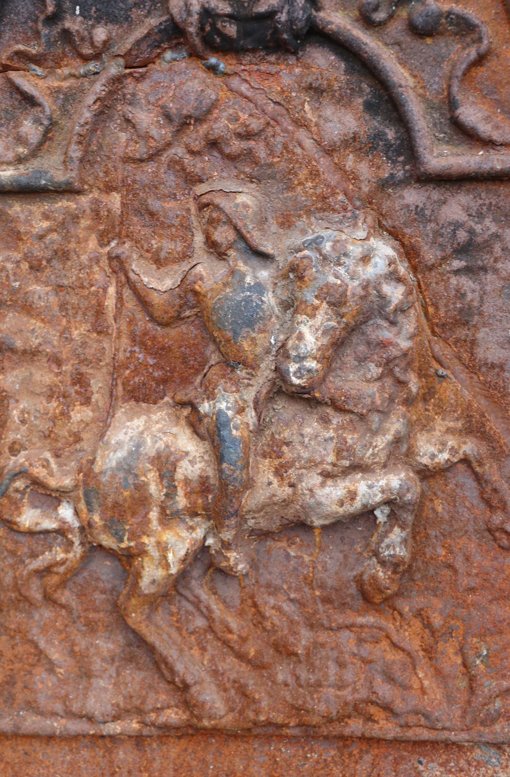 A Quality Cast Iron Arch Top Fireback photo 295.0
