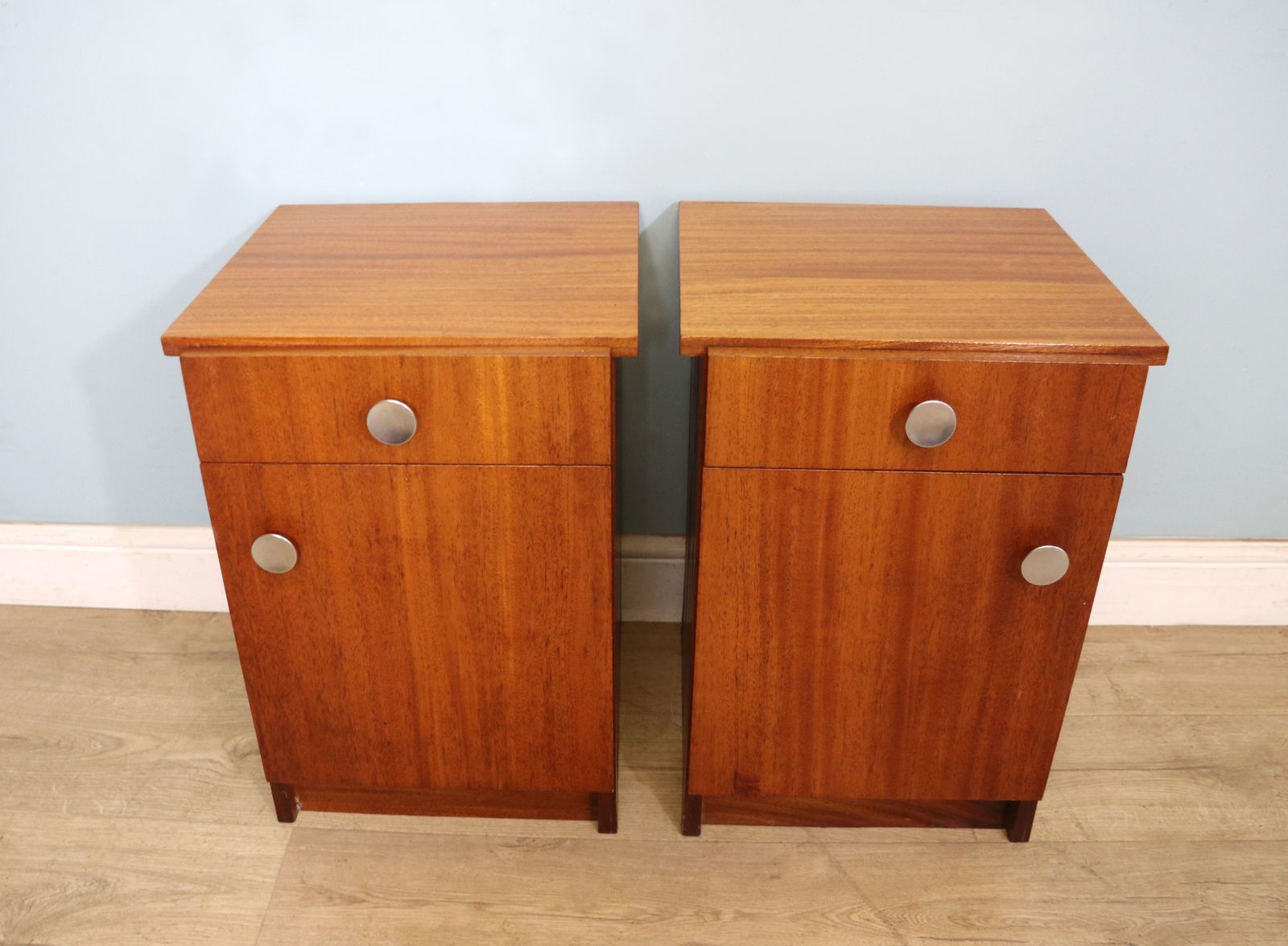 A Lovely Pair Of Retro Teak Veneered Bedside Cabinets. photo vintage