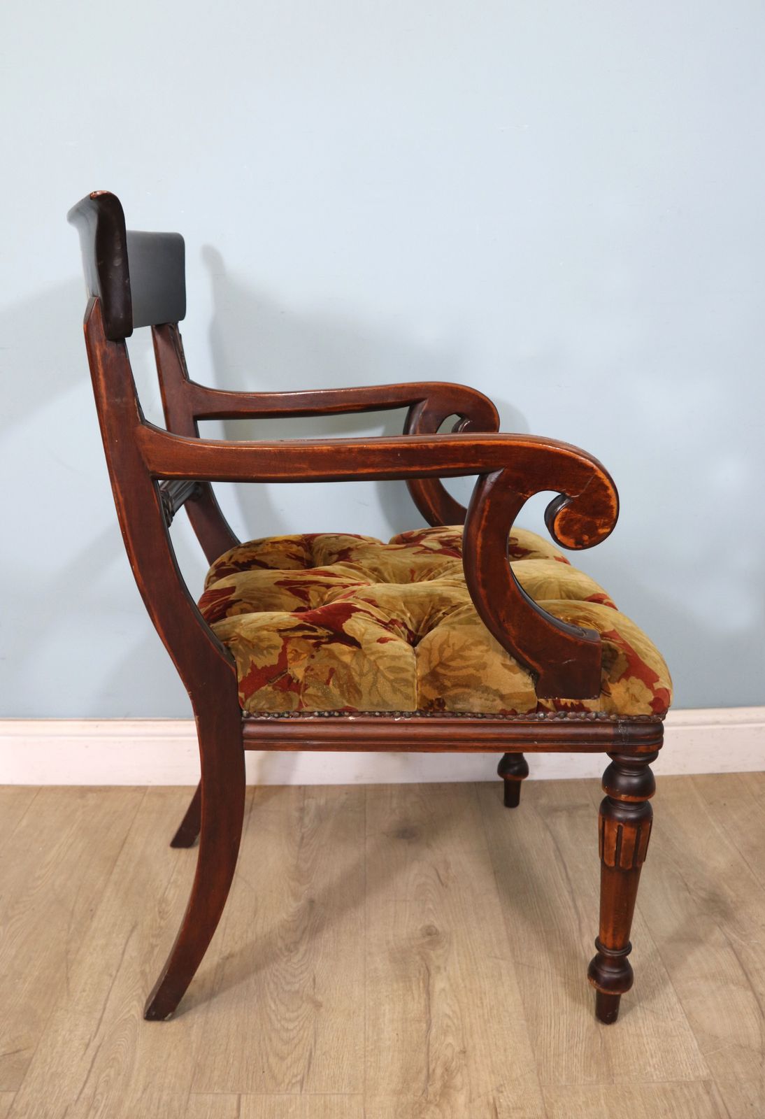 295.0 A Lovely Comfortable Victorian Mahogany Bar Back Carver Chair photo