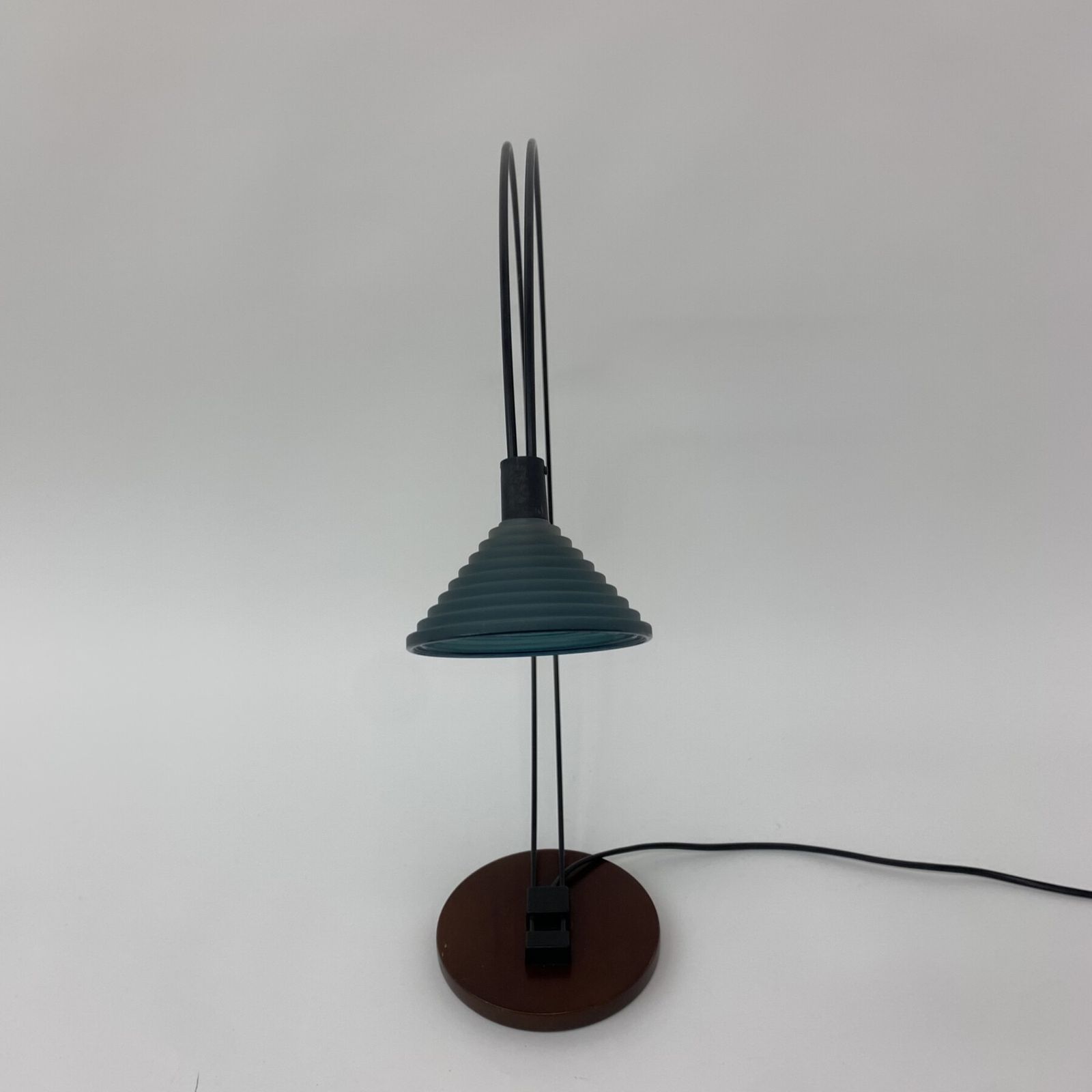 398.04 Vintage Post Modern Optelma Bureaulamp, Zwitsers Jaren 1980 photo