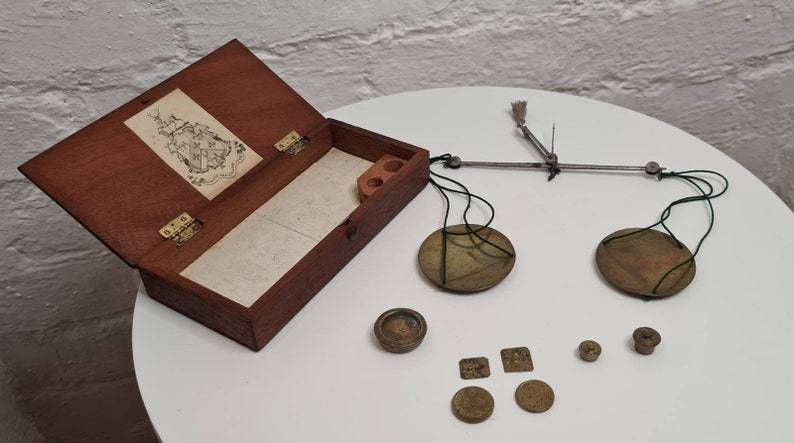 Antique Brass Sovereign Scales With Robinson Family Crest Apothecary  Jeweller's Scales