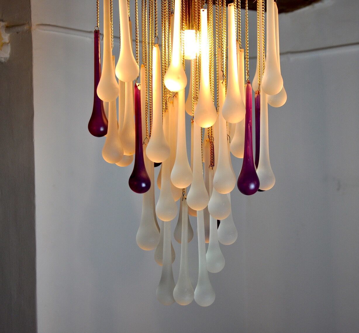 photo furniture Cascading Ceiling Lamp By Venini Murano Crystals Two Tone Purple And White Italy 1960