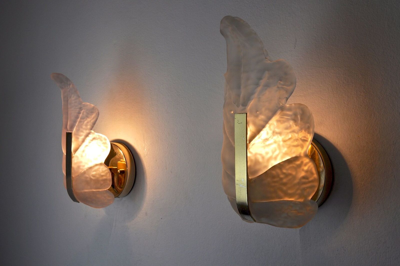 Pair Of "Leaf" Sconces By Carl Fagerlund, Mauve Murano Glass, Germany, 1970 photo vinterior