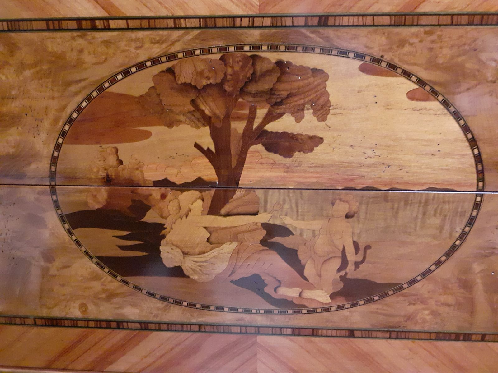Precious Chest Of Drawers Inlaid  Style "Maggiolino" photo for sale