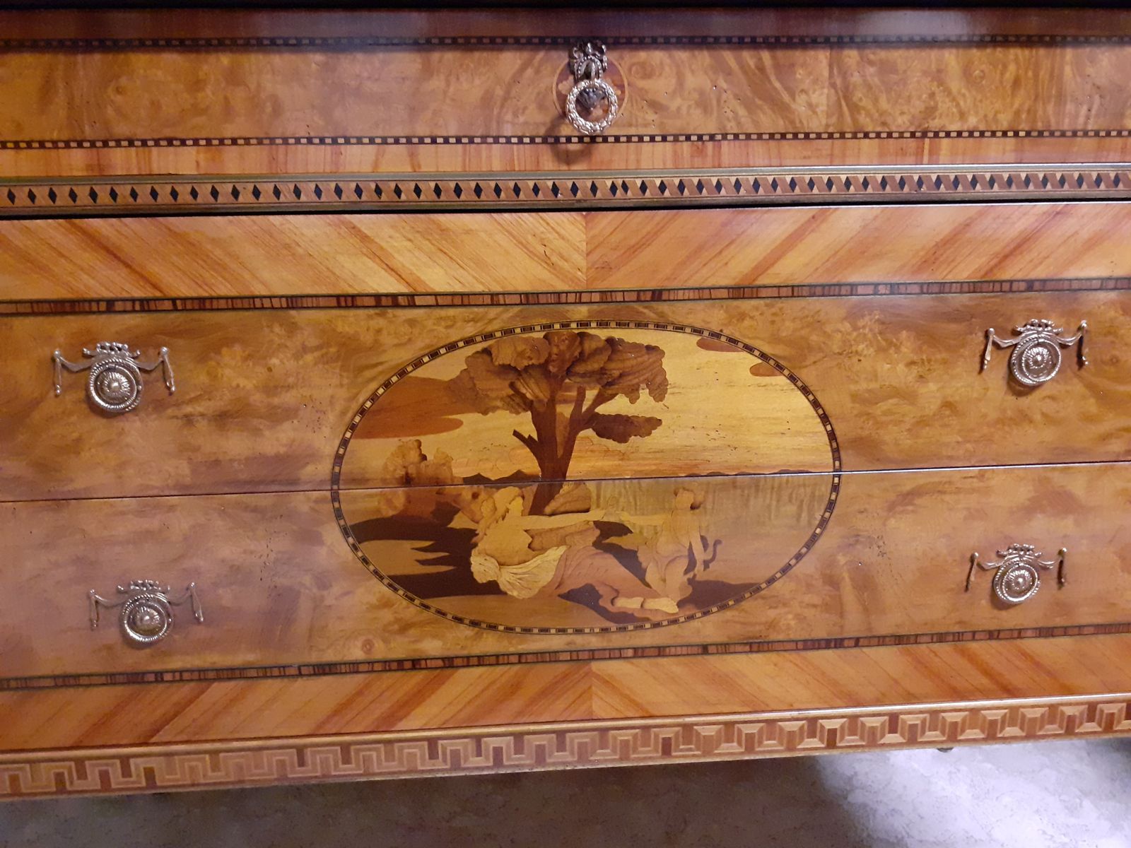 Precious Chest Of Drawers Inlaid  Style "Maggiolino" photo Furniture
