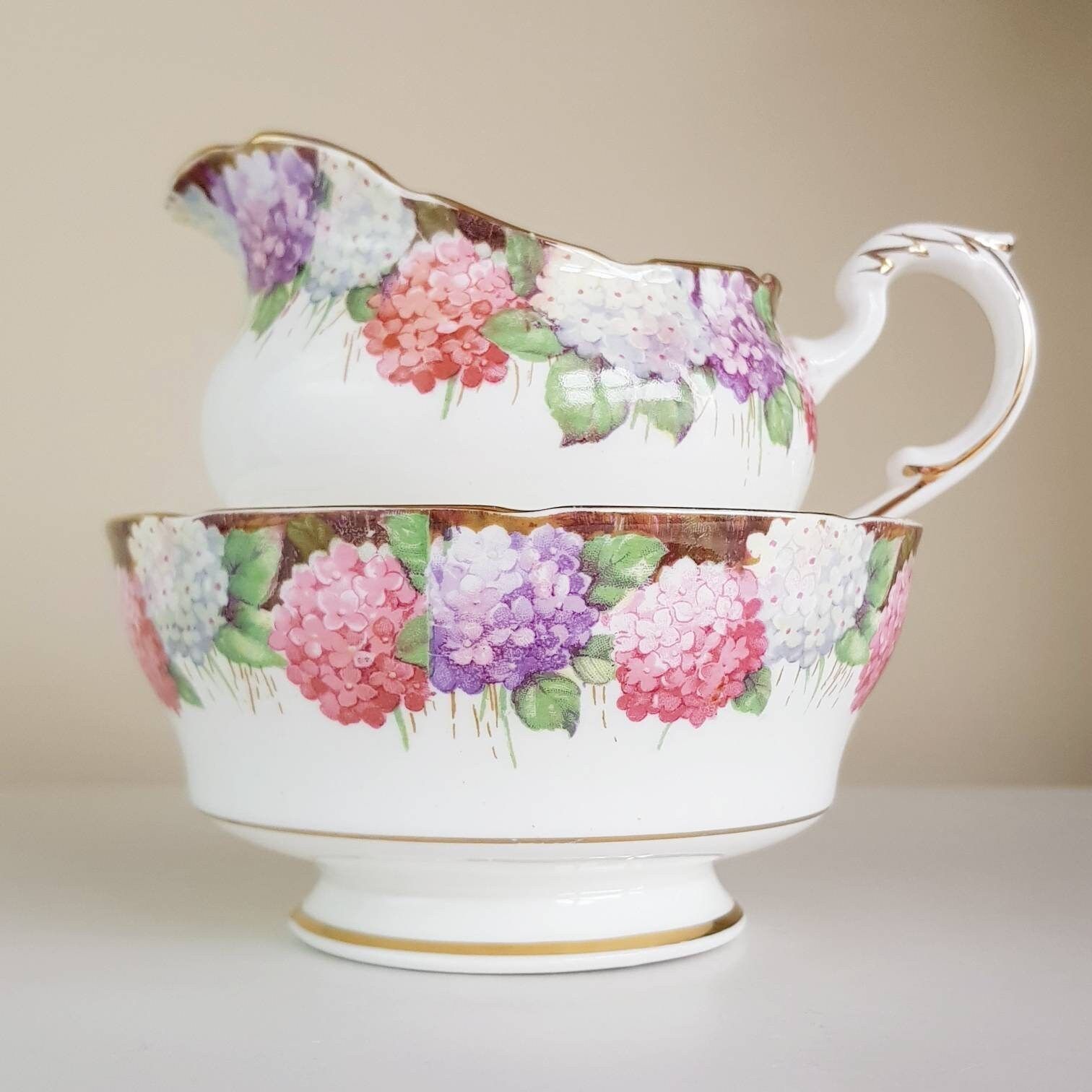 Paragon Hydrangea Set, Fijn Beenderporselein, Made In England photo for sale