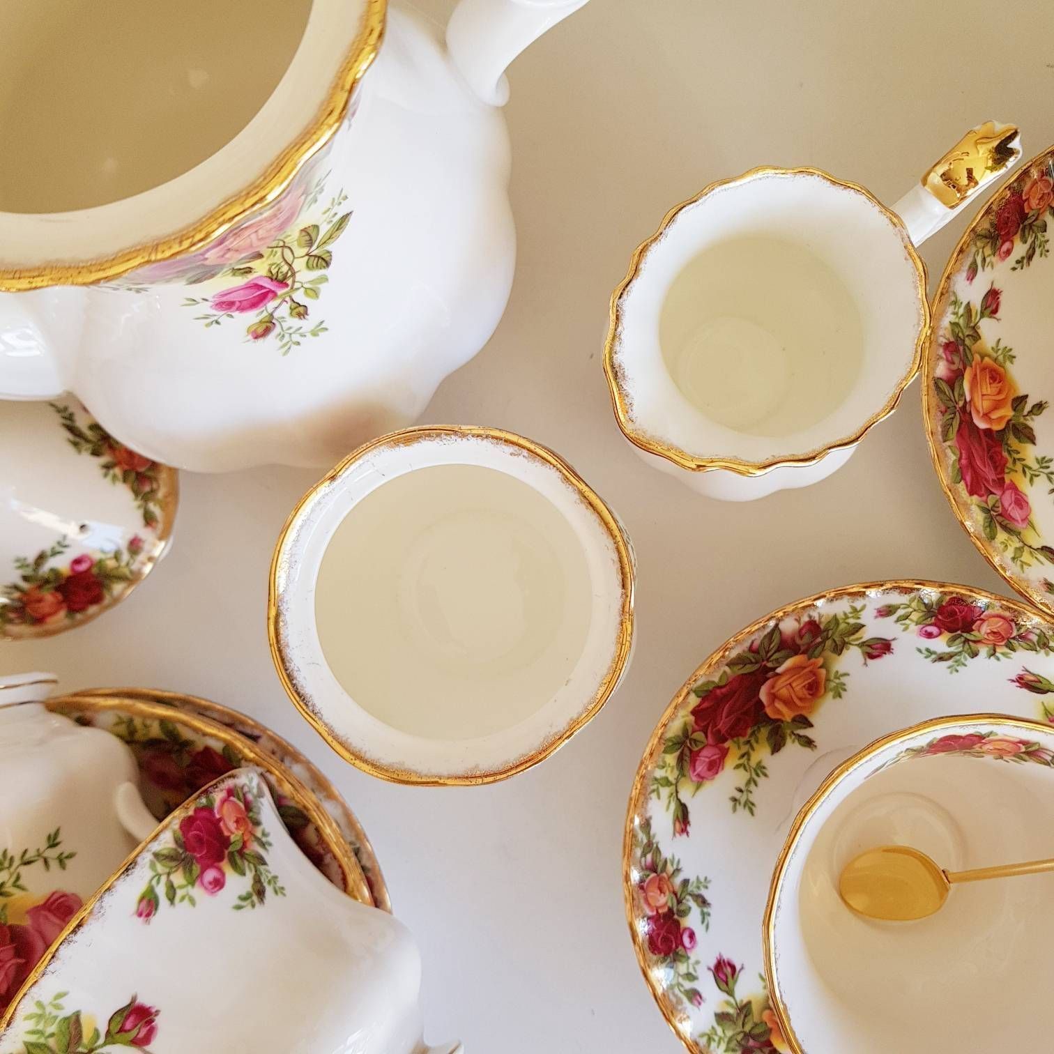 Royal Albert "Old Country Roses" Bone China Set, Made In England, Vintage Servies Voor Theekransje Of Jubileum photo 477.0
