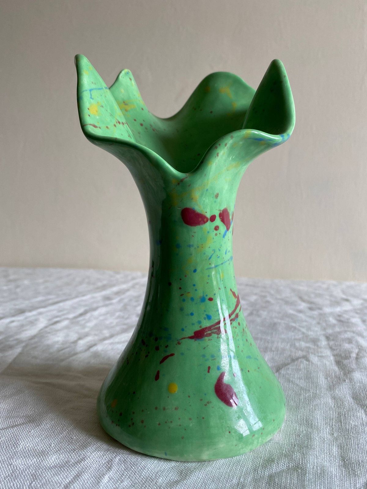 Green Wiggly Wavy Handkerchief Vase With Hand Painted Splatter Detail Mid Century Vintage C. 1970 photo Home Decor