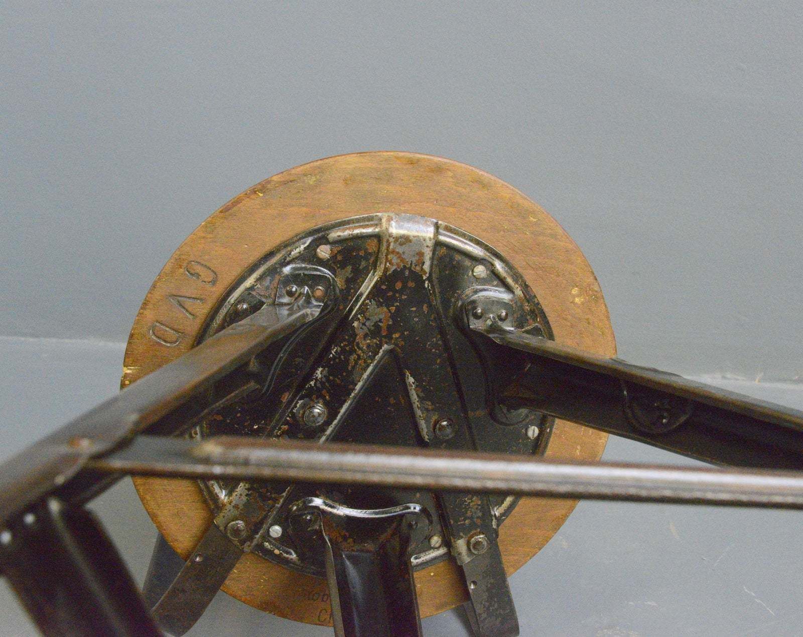 photo vintage Industrial Factory Chair By Rowac Circa 1920s