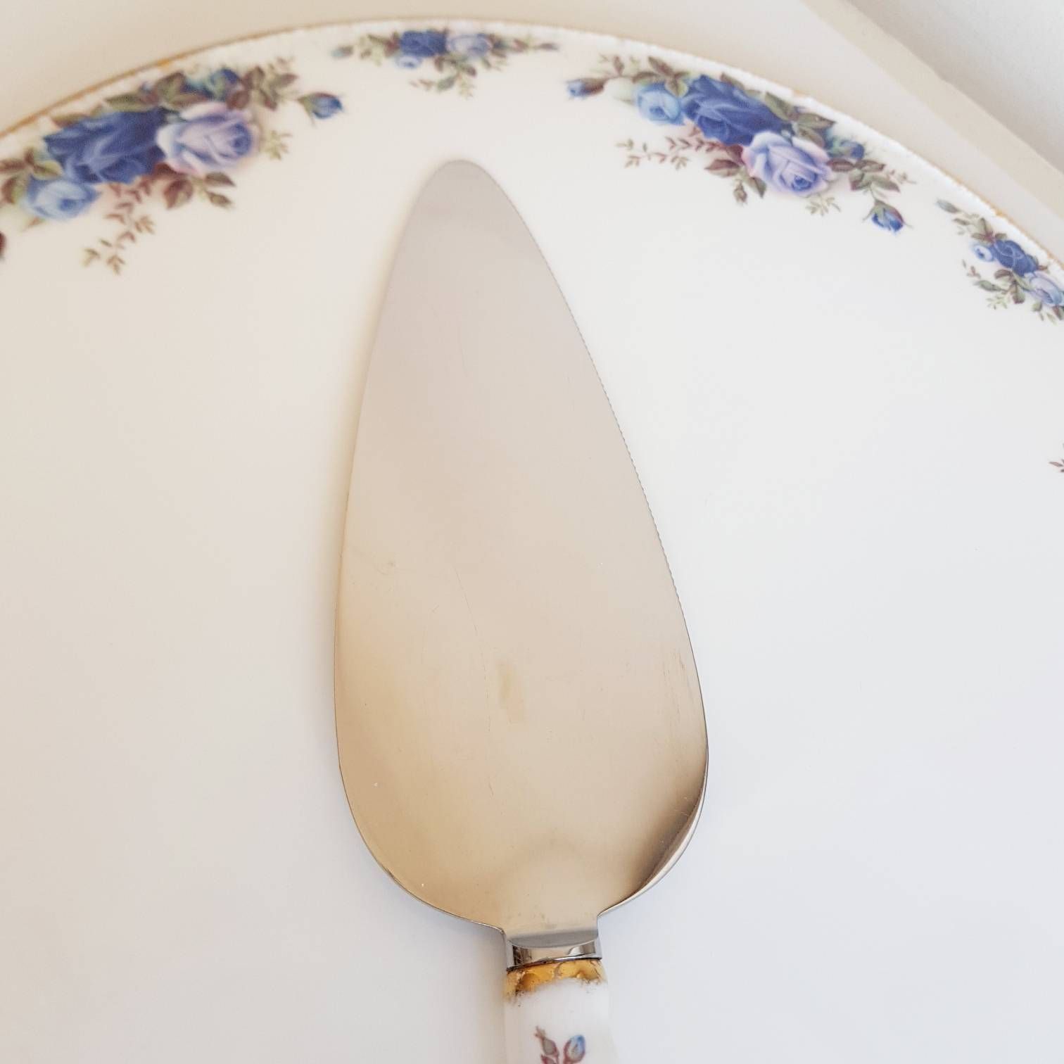 Rare! Royal Albert ‘Moonlight Rose’ Serving Cake Plate And Knife, Original English Porcelain, Vintage Crockery, Nice Christmas Gift photo vinterior