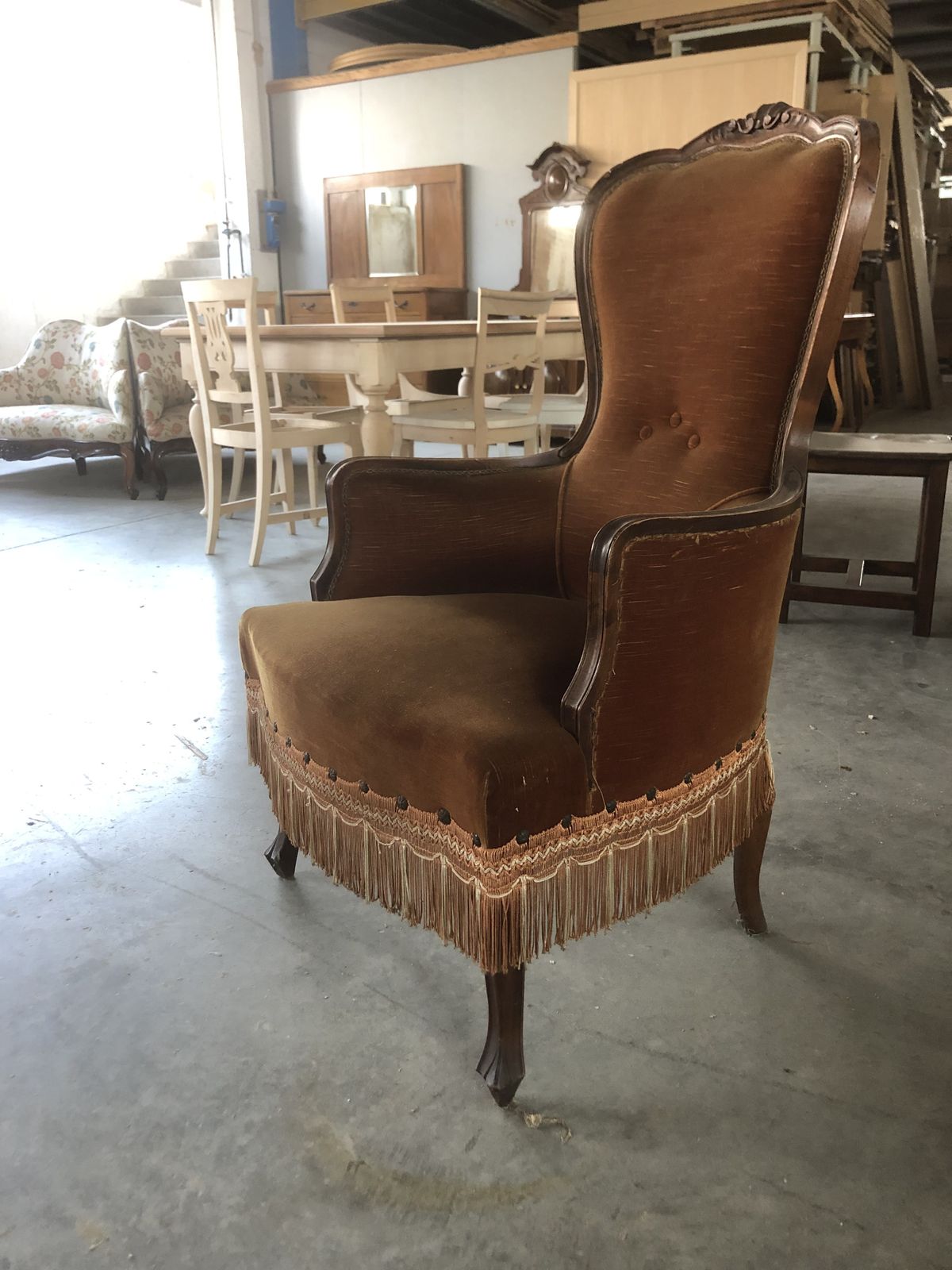 photo furniture Armchair In 800 Style In Walnut Covered With  Bronze  Velvet "Dralon"
