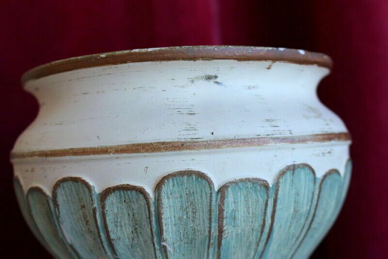 Vintage Antique Medium French Plaster Pot Chabychic Golden Lined Designed photo vinterior
