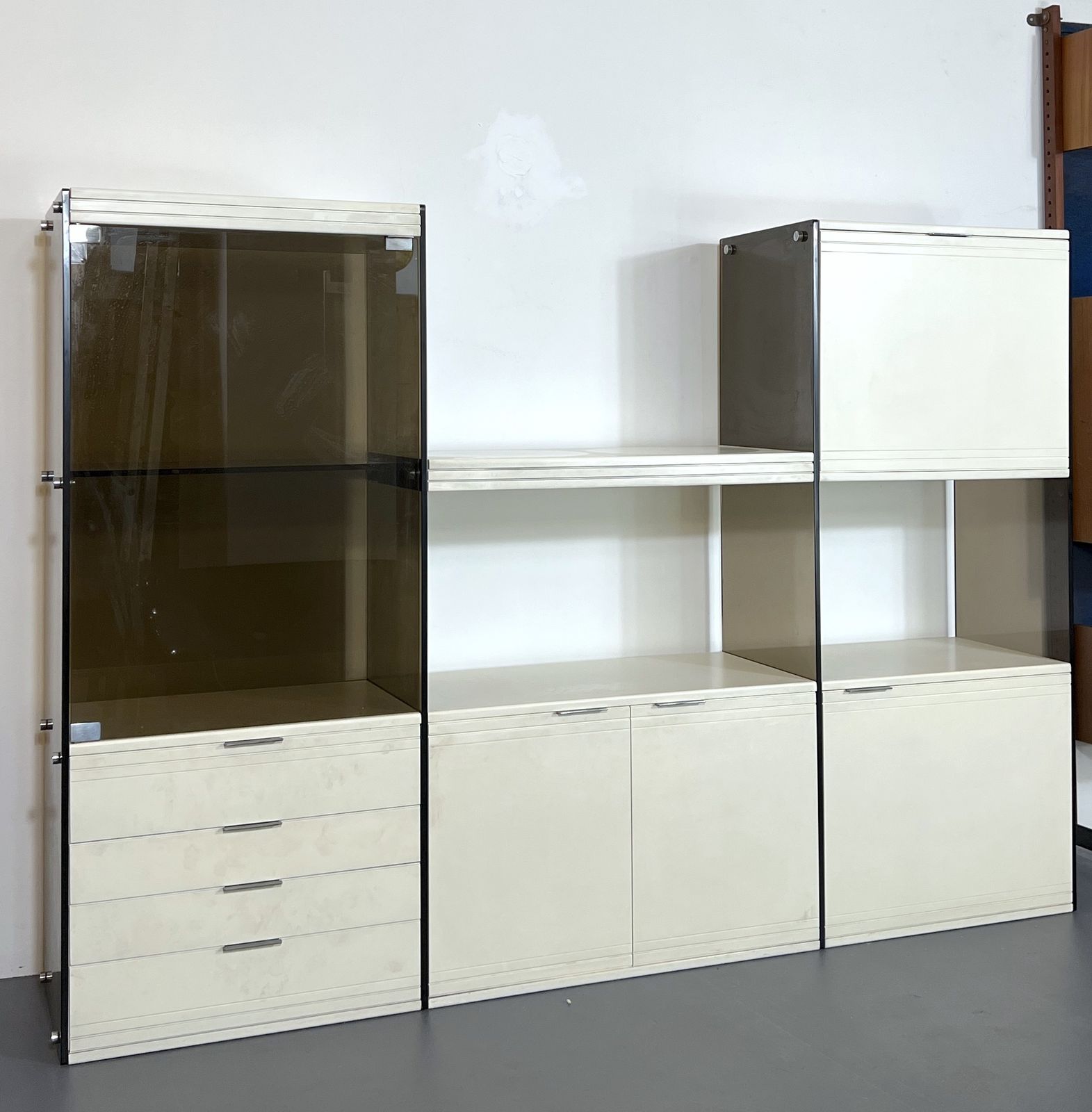 photo buy Gallotti & Radice, Smoked Glass And Lacquered Wood Cabinet From 70s