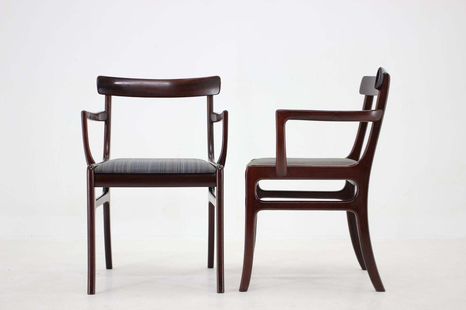 1950s Ole Wanscher Rungstedlund Chairs In Mahogany Denmark, Set Of 5 photo vinterior