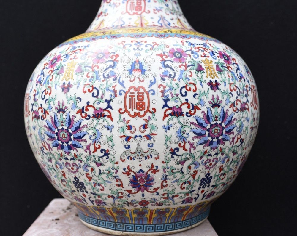 Pair Chinese Porcleain Vases   Qianlong Urns Bulbous Shangping Form photo Home Decor