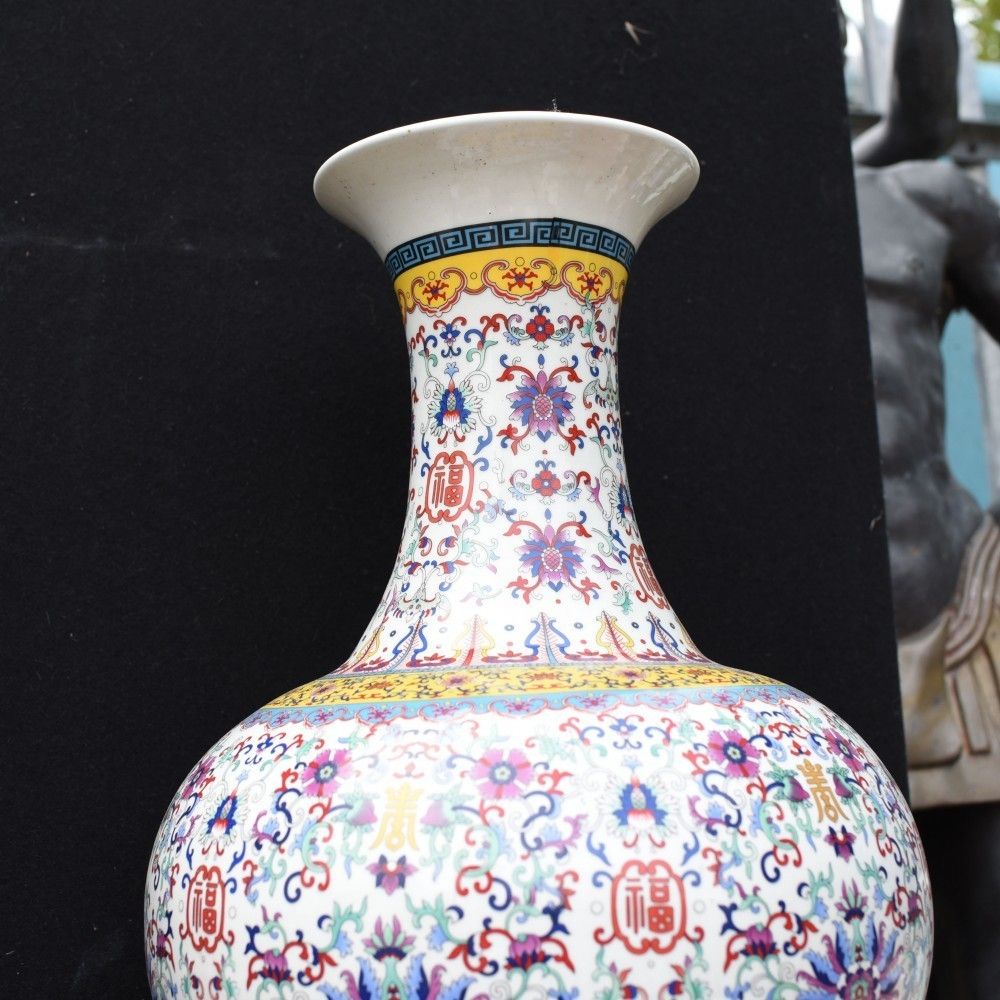 Pair Chinese Porcleain Vases   Qianlong Urns Bulbous Shangping Form photo 695.0