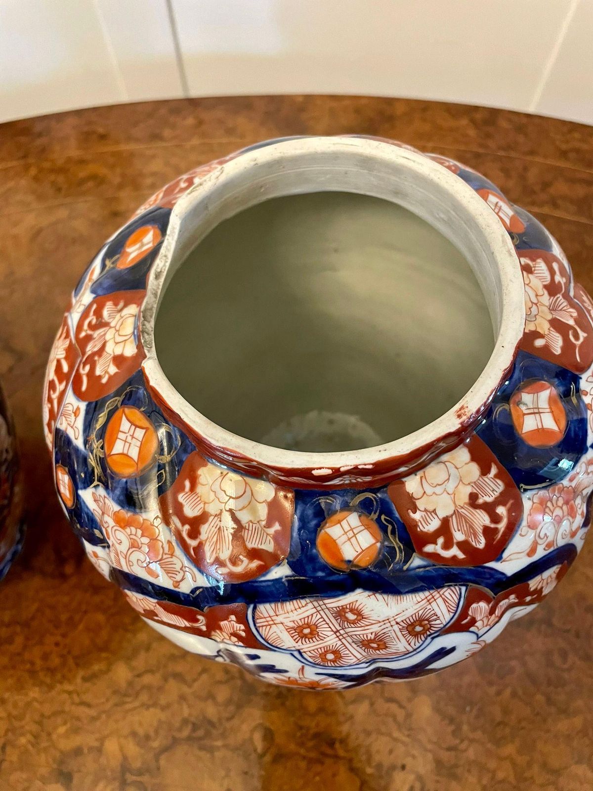 Fine Quality Pair Of Antique Japanese Imari Lidded Vases photo vinterior