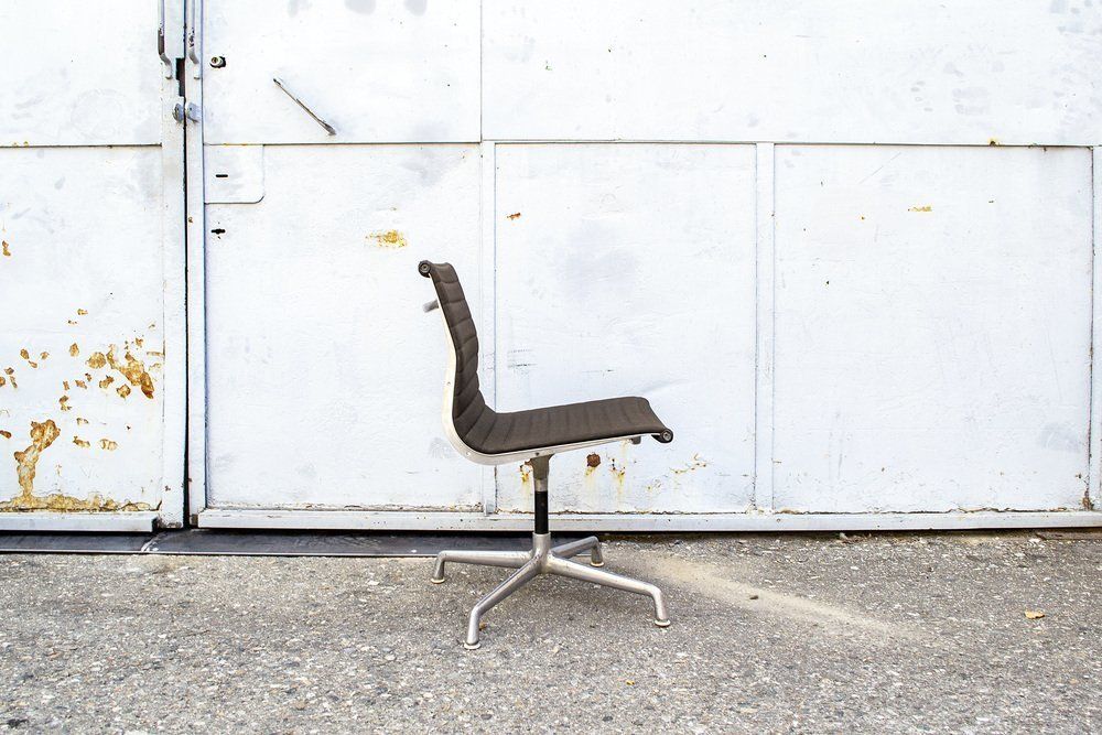Ea 108 Aluminum Chairs By Charles & Ray Eames For Herman Miller 1970s Set Of 5 photo Furniture