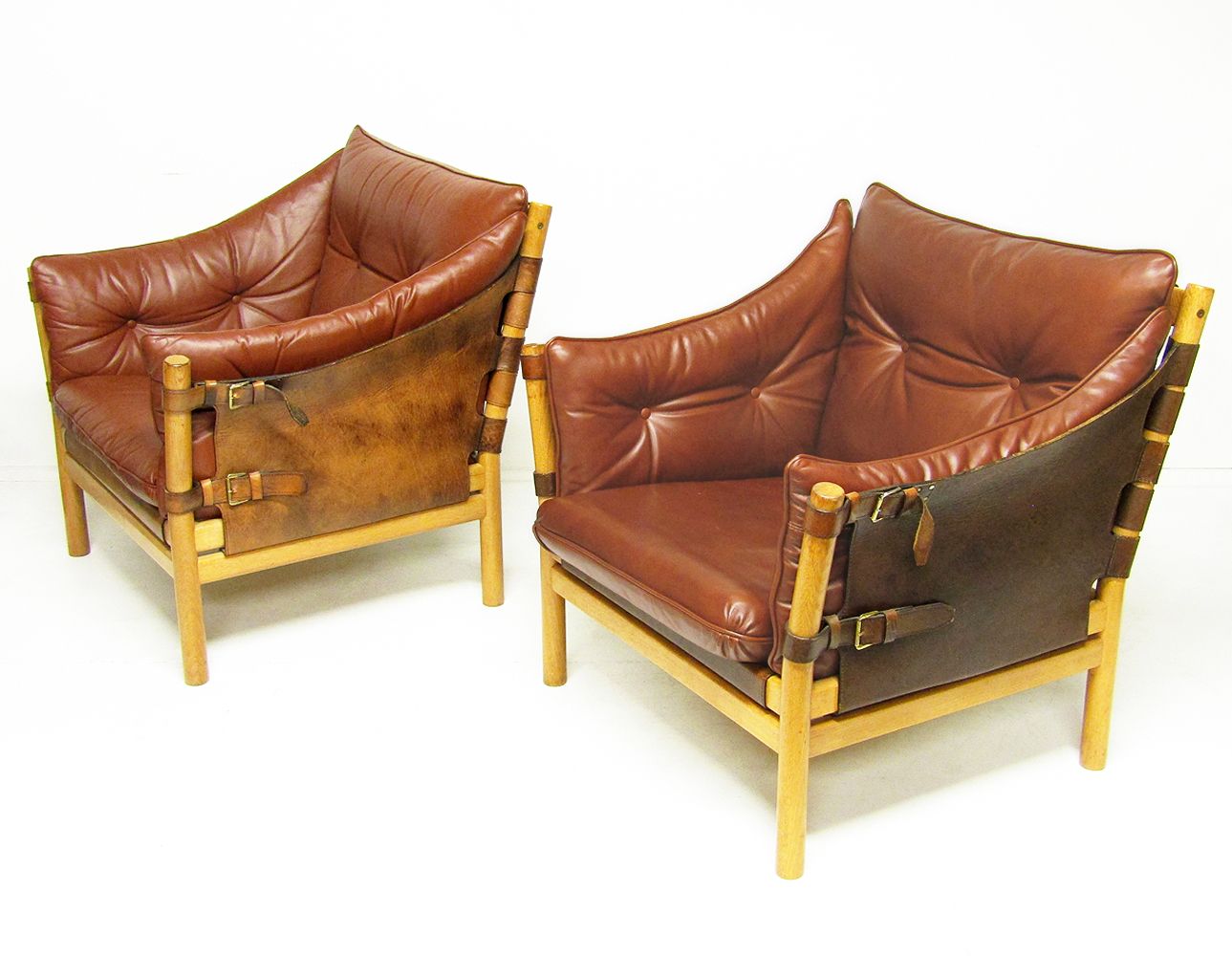 photo vinterior Two Swedish 1960s "Ilona" Lounge Chairs By Arne Norell