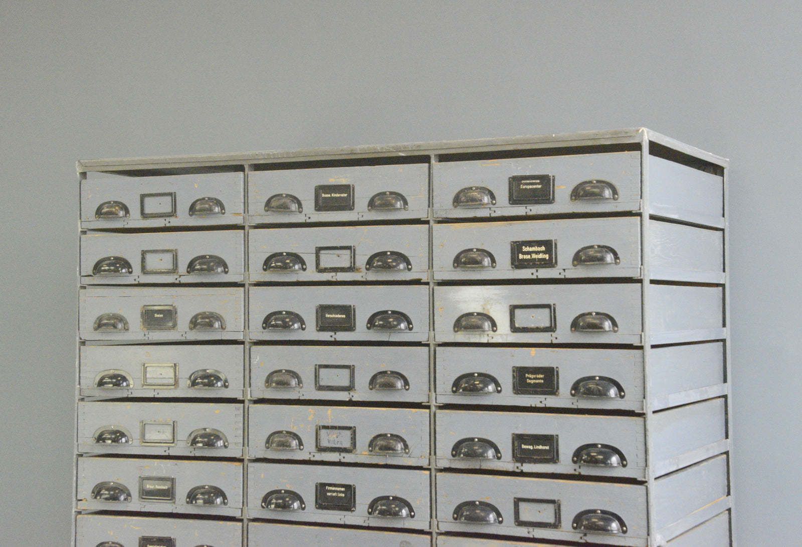 photo vintage Large Bank Of German Industrial Drawers Circa 1950s