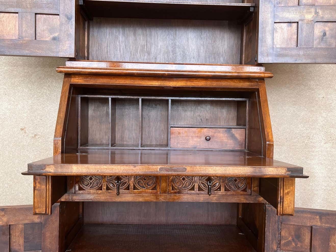 Mobilier Bibliothèque-secrétaire espagnole en noyer, fin du XIXe siècle photo